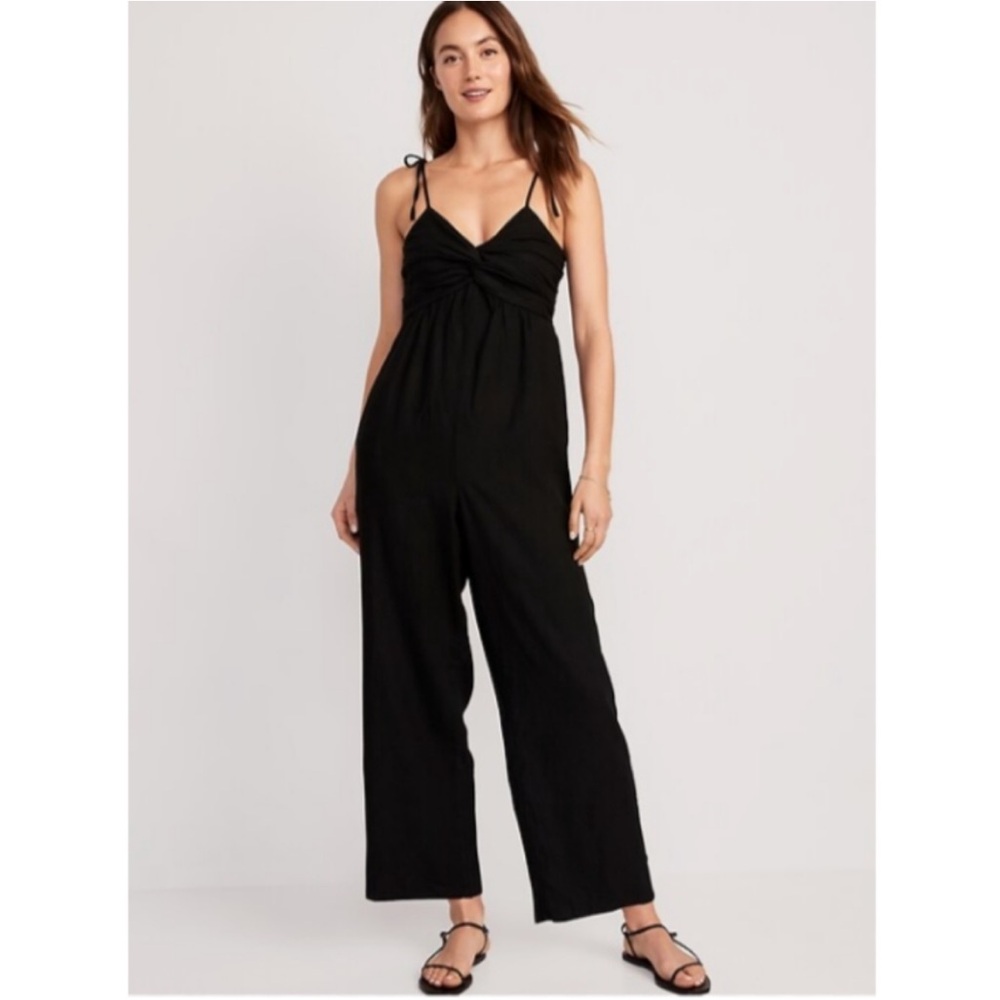 Old Navy Black Wide-Leg Jumpsuit Modern Minimalist